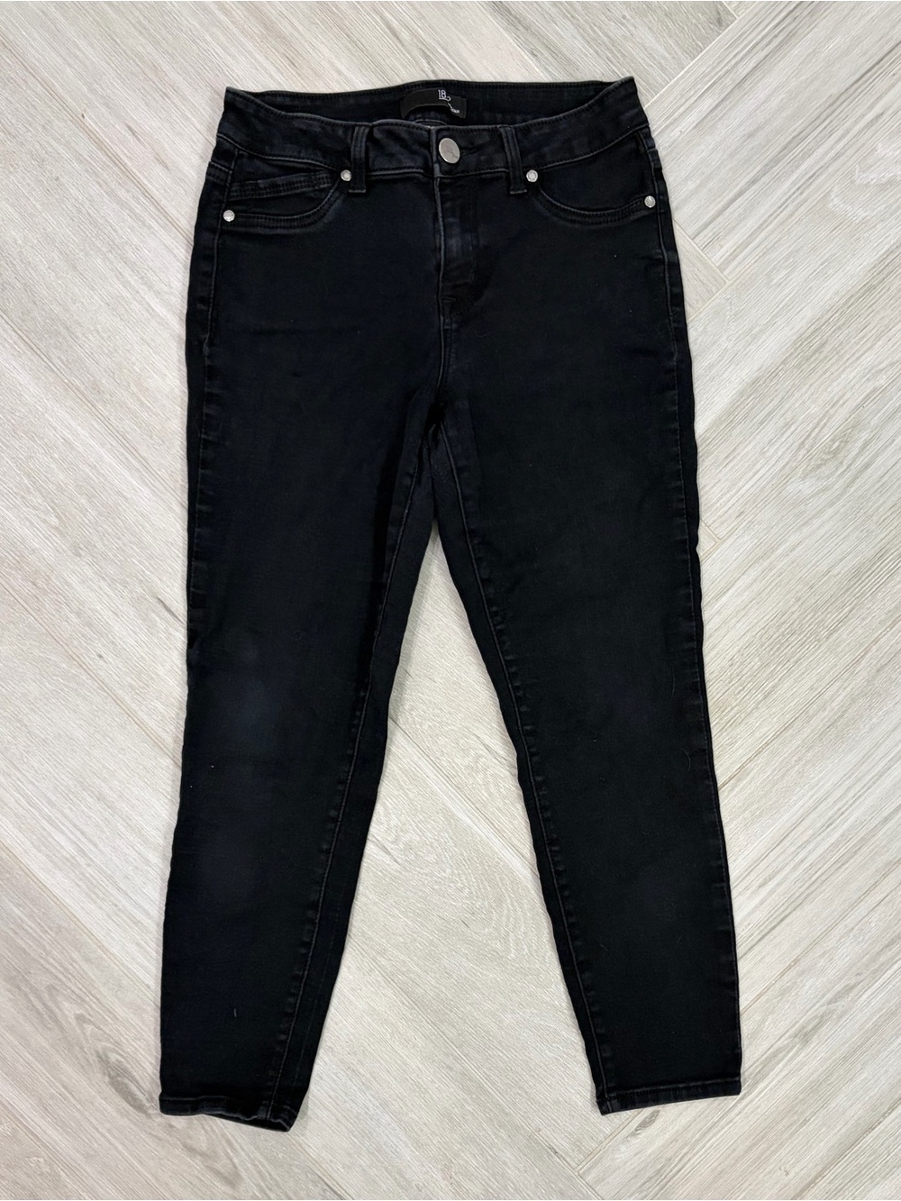 1822 Black High-Rise Skinny Jeans 6 Petite